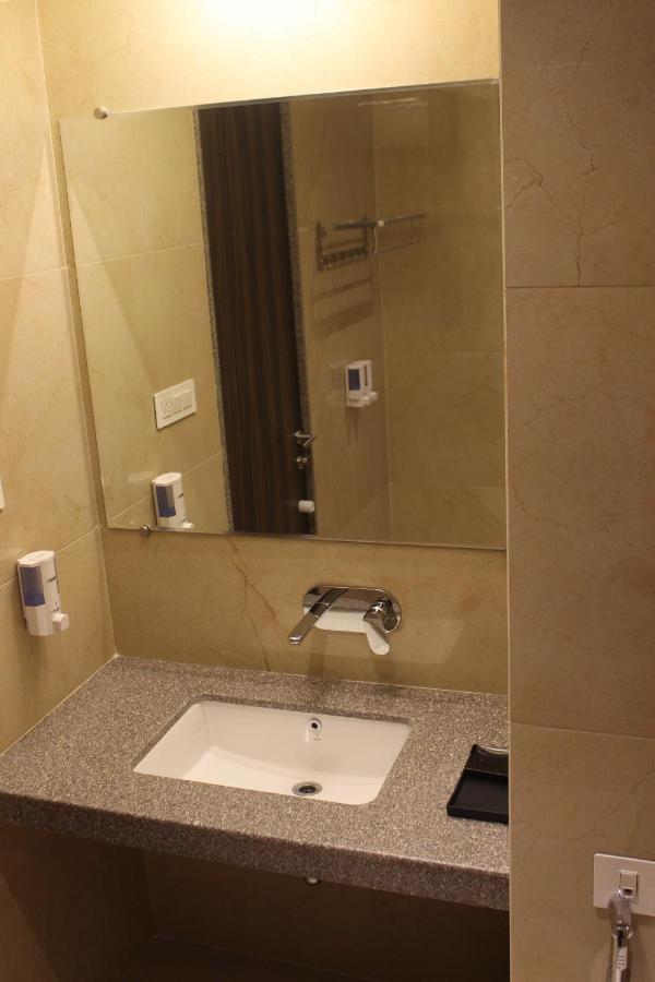 Hotel Rajhans Abhinandan 보팔 외부 사진