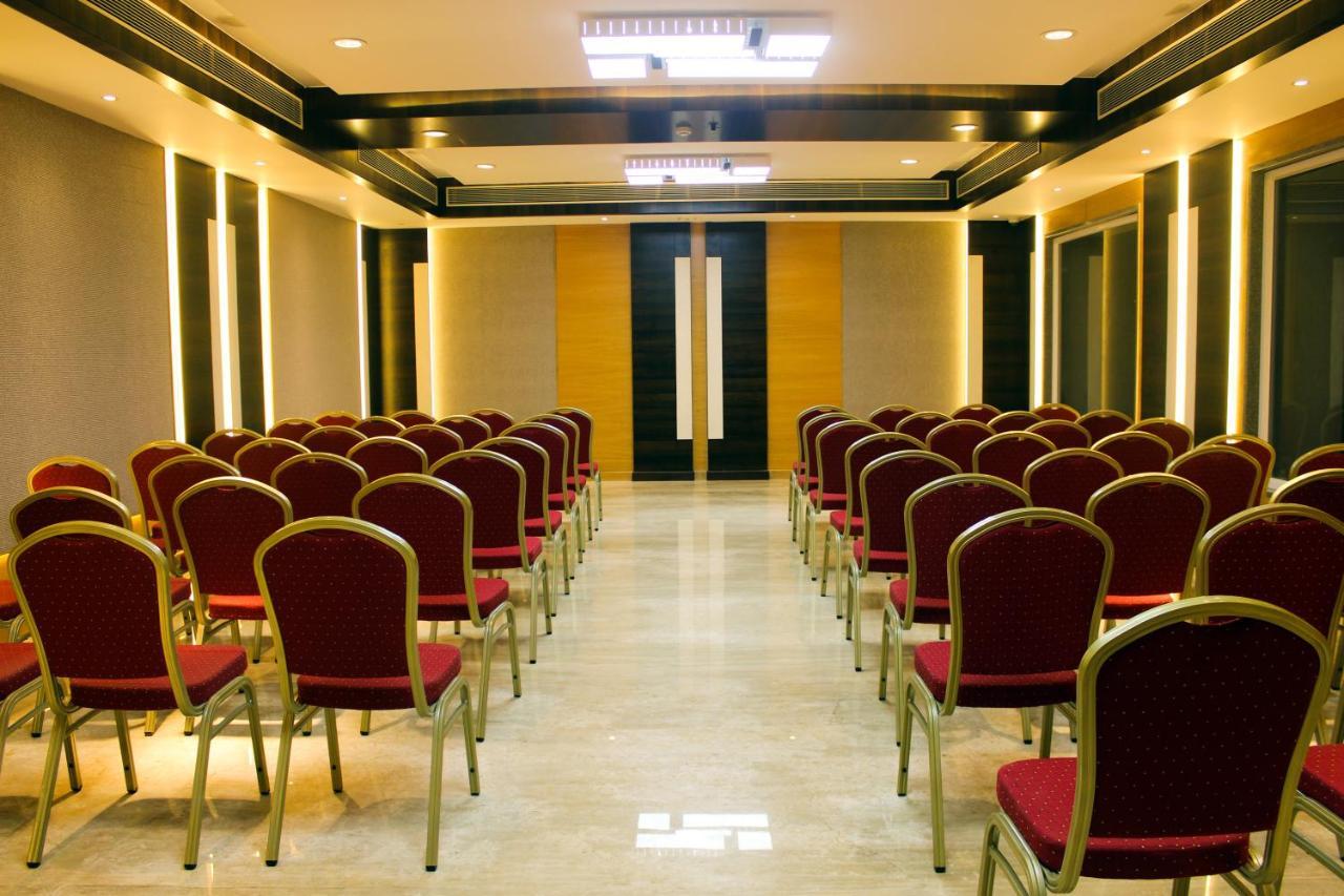 Hotel Rajhans Abhinandan 보팔 외부 사진