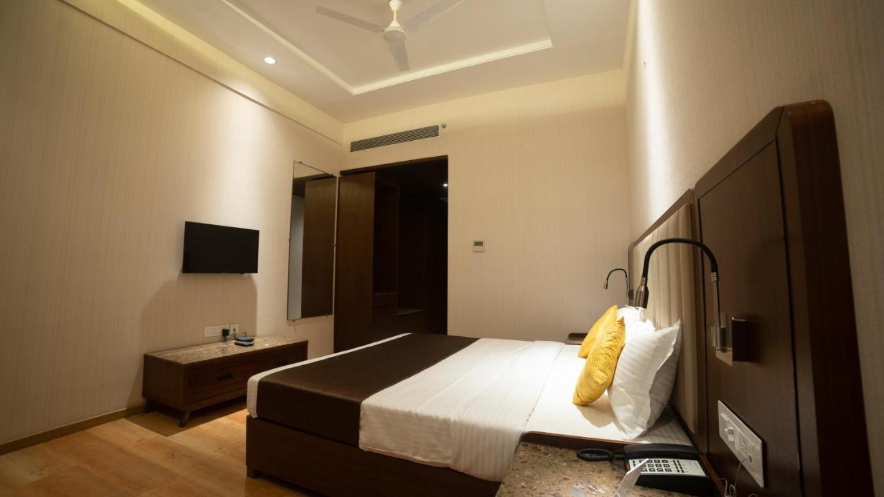 Hotel Rajhans Abhinandan 보팔 외부 사진