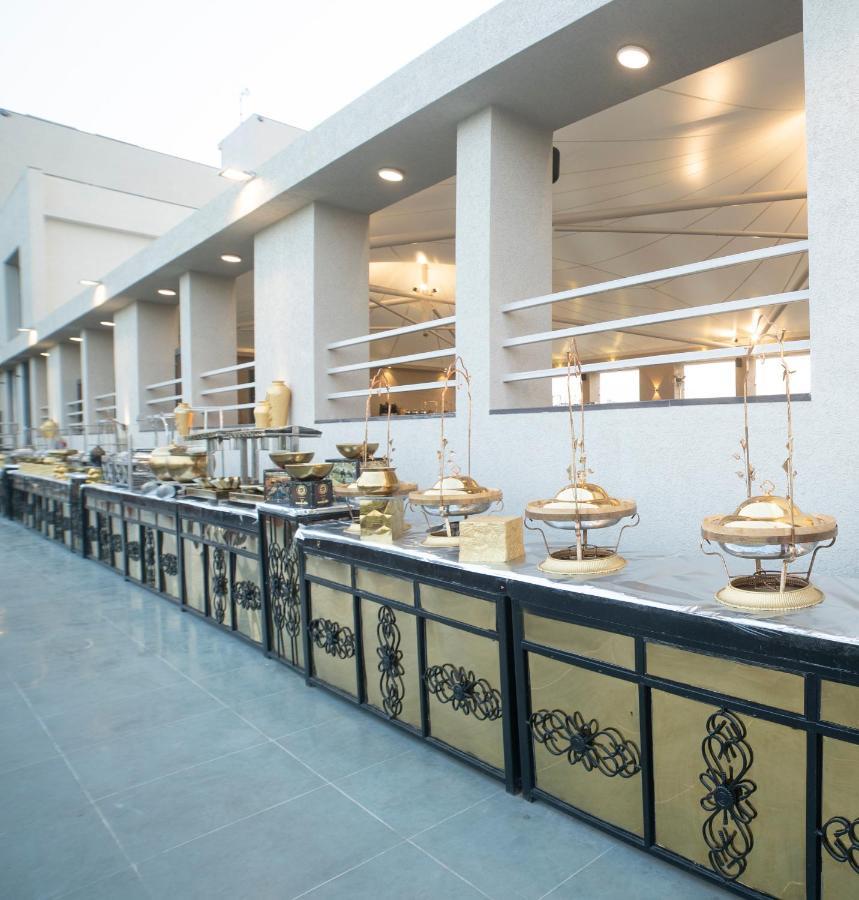 Hotel Rajhans Abhinandan 보팔 외부 사진