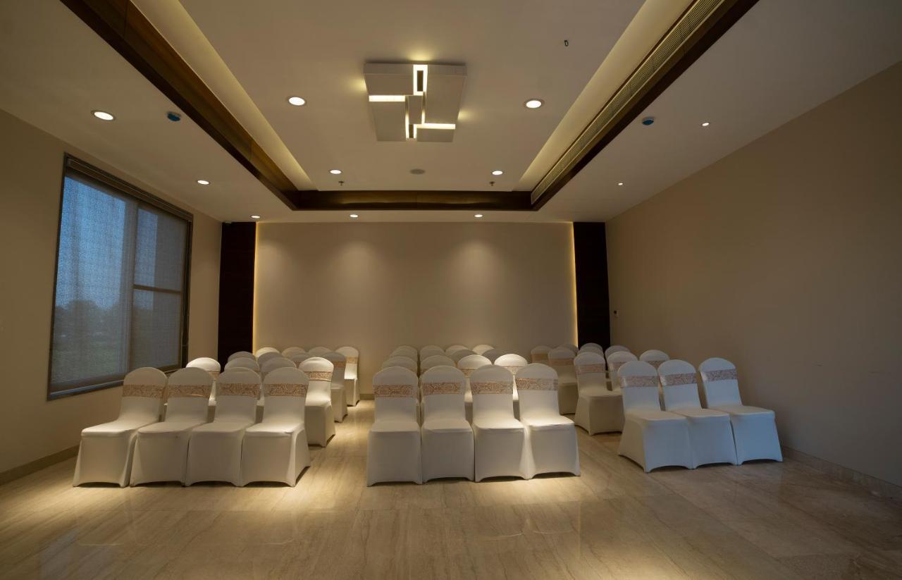 Hotel Rajhans Abhinandan 보팔 외부 사진