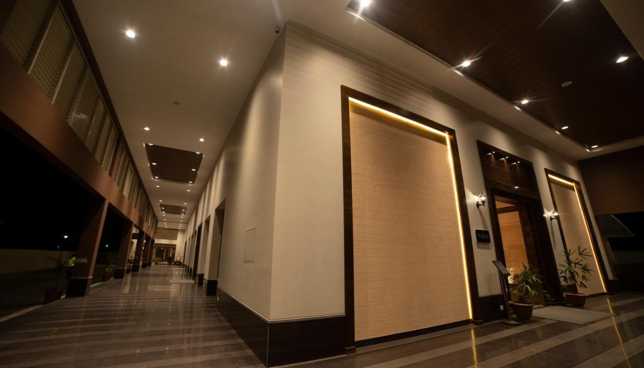 Hotel Rajhans Abhinandan 보팔 외부 사진