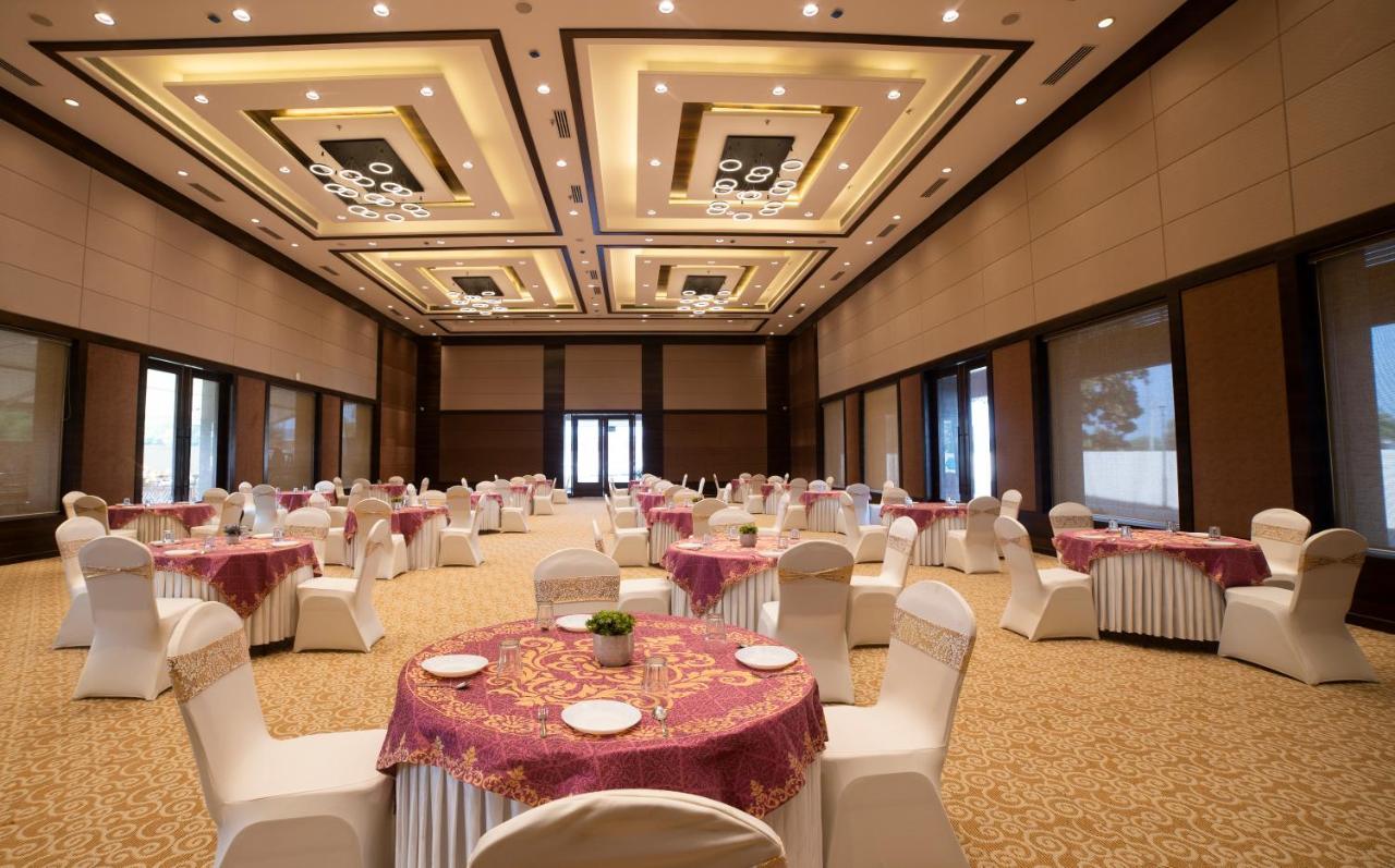 Hotel Rajhans Abhinandan 보팔 외부 사진