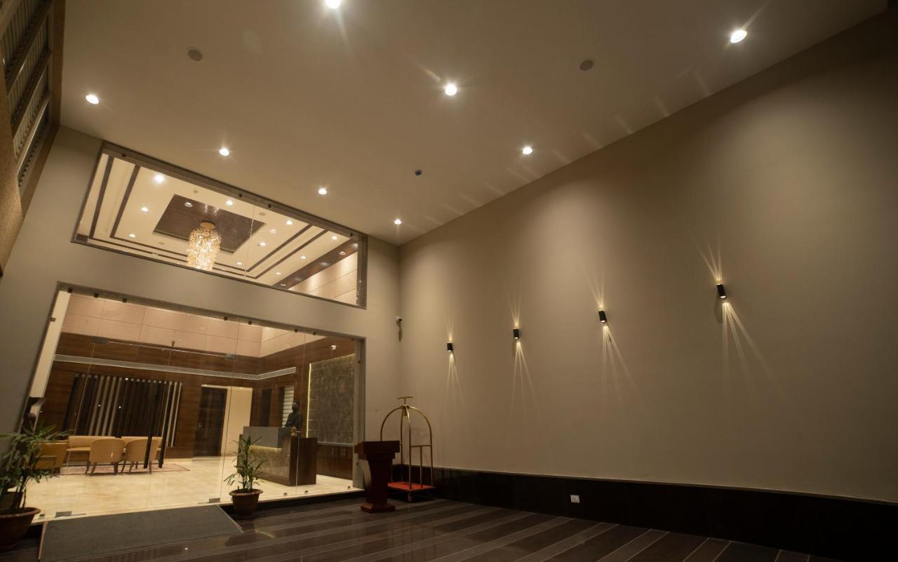 Hotel Rajhans Abhinandan 보팔 외부 사진