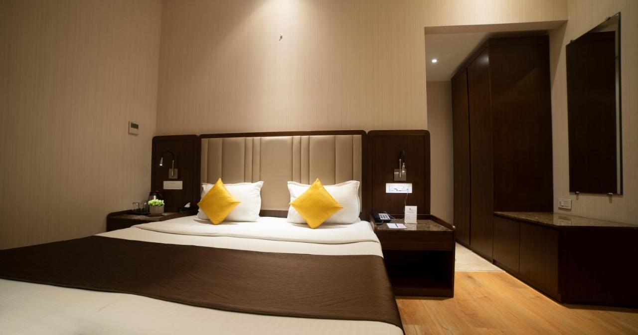 Hotel Rajhans Abhinandan 보팔 외부 사진