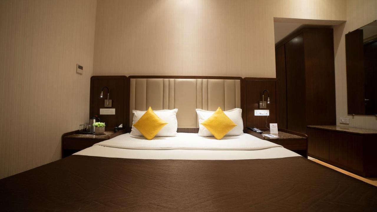 Hotel Rajhans Abhinandan 보팔 외부 사진