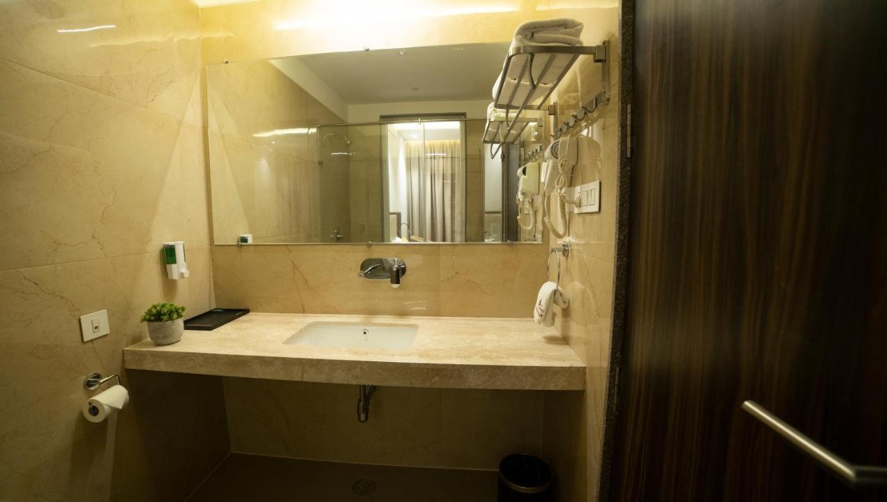 Hotel Rajhans Abhinandan 보팔 외부 사진