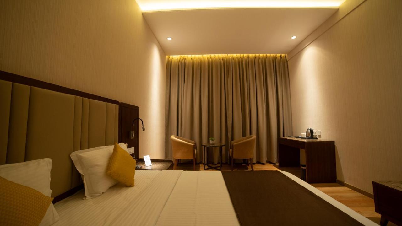 Hotel Rajhans Abhinandan 보팔 외부 사진