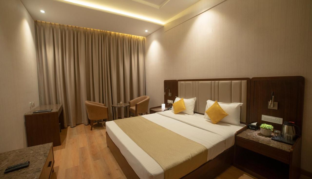 Hotel Rajhans Abhinandan 보팔 외부 사진