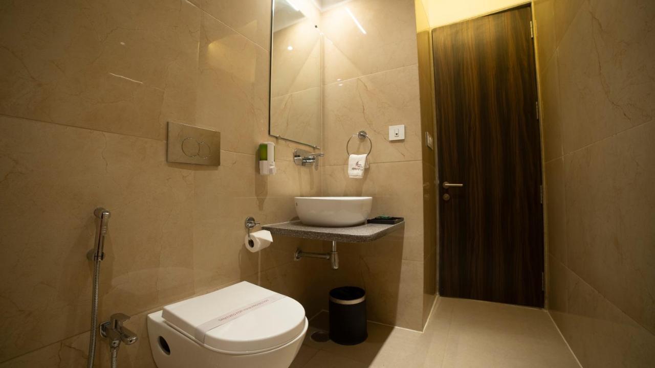 Hotel Rajhans Abhinandan 보팔 외부 사진