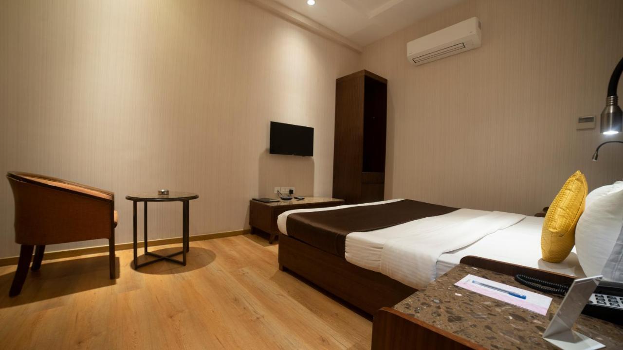 Hotel Rajhans Abhinandan 보팔 외부 사진
